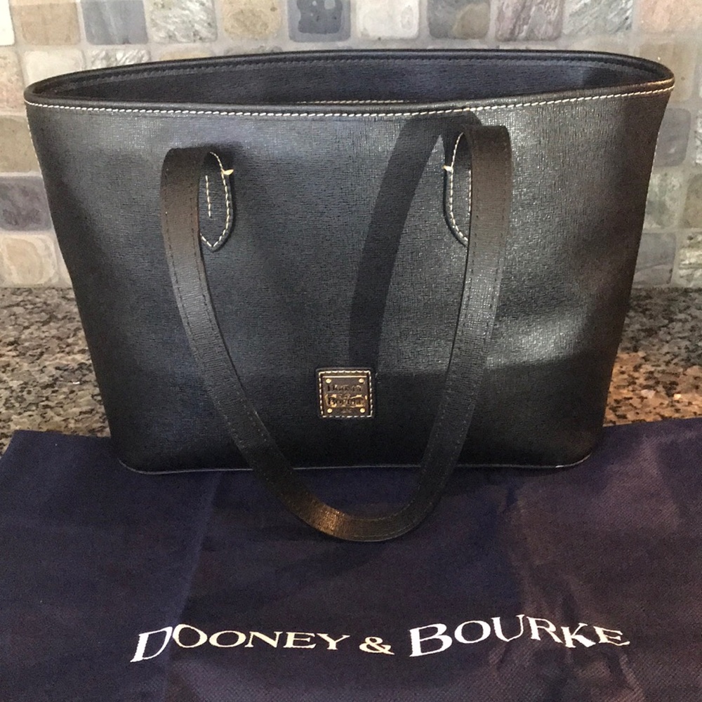Dooney & Bourke bucket style purse